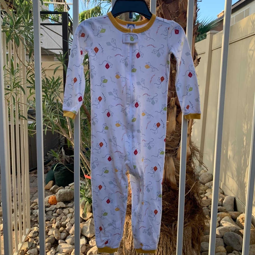 Gymboree 3T White w/ yellow pajamas